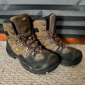 Keen Workboots - lightly used